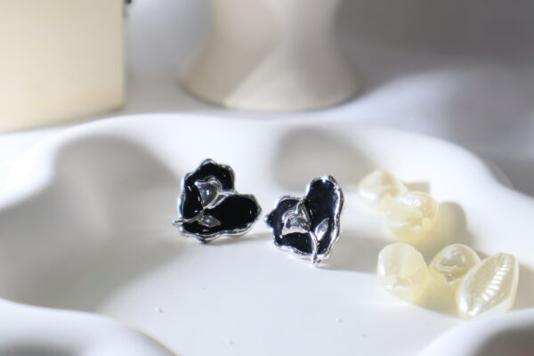 Rose Heart Studs-Black - Image 3