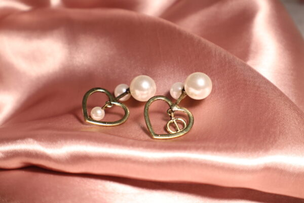 CD Heart & Pearl Earrings - Image 4