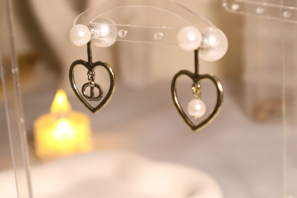 CD Heart & Pearl Earrings - Image 2